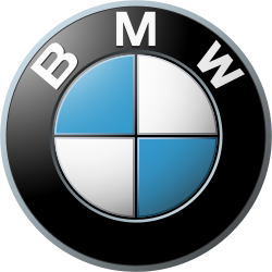 Díszbemutató a BMW-vel